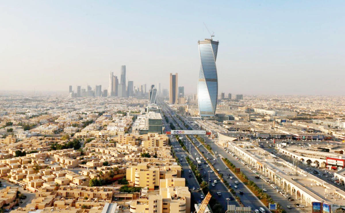 Accounting and consulting firm KPMG released the details of a survey of top executives in the Kingdom, in which it was revealed that 70 percent thought that economic growth would be between 2 and 5 percent over the next three years. (Reuters)