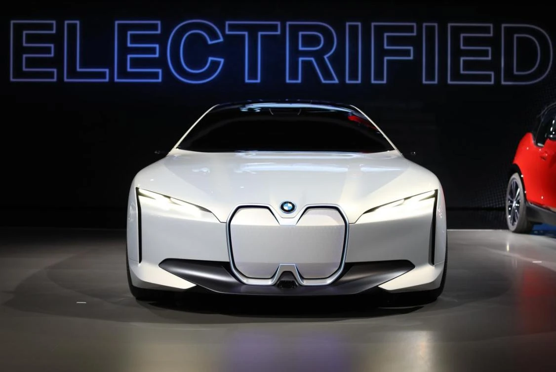 BMW aims to have sold 500,000 hybrid, electric cars by end-2019
