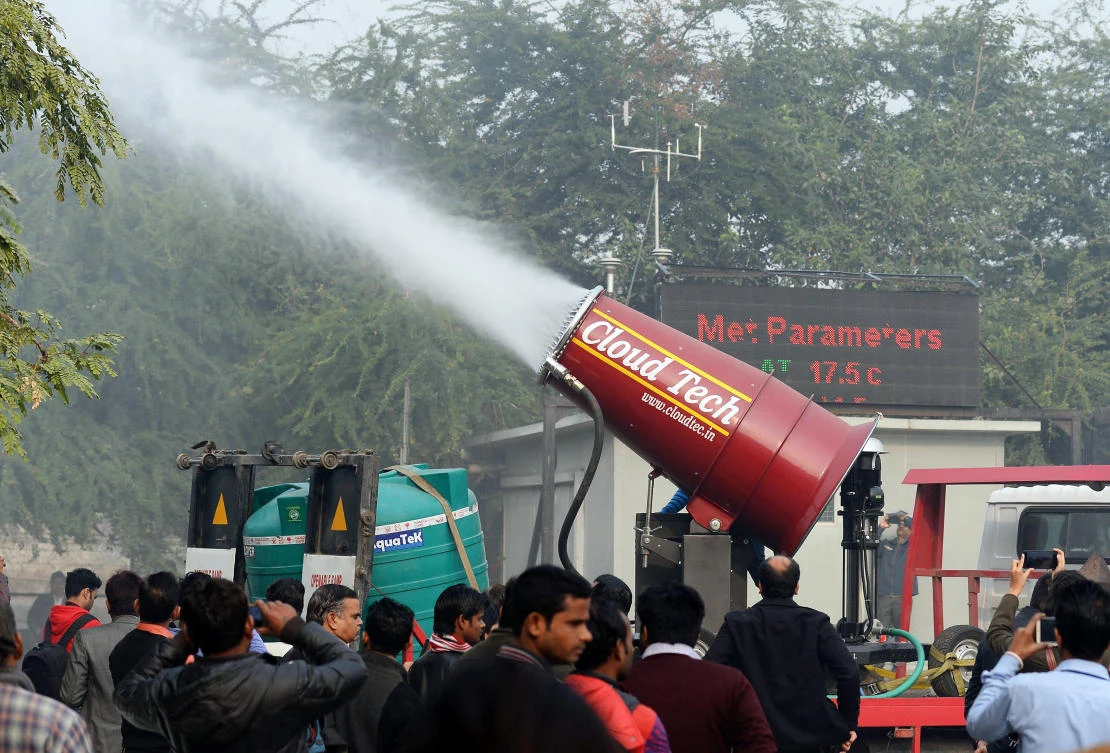 The anti-smog device being tested in New Delhi. (AFP)