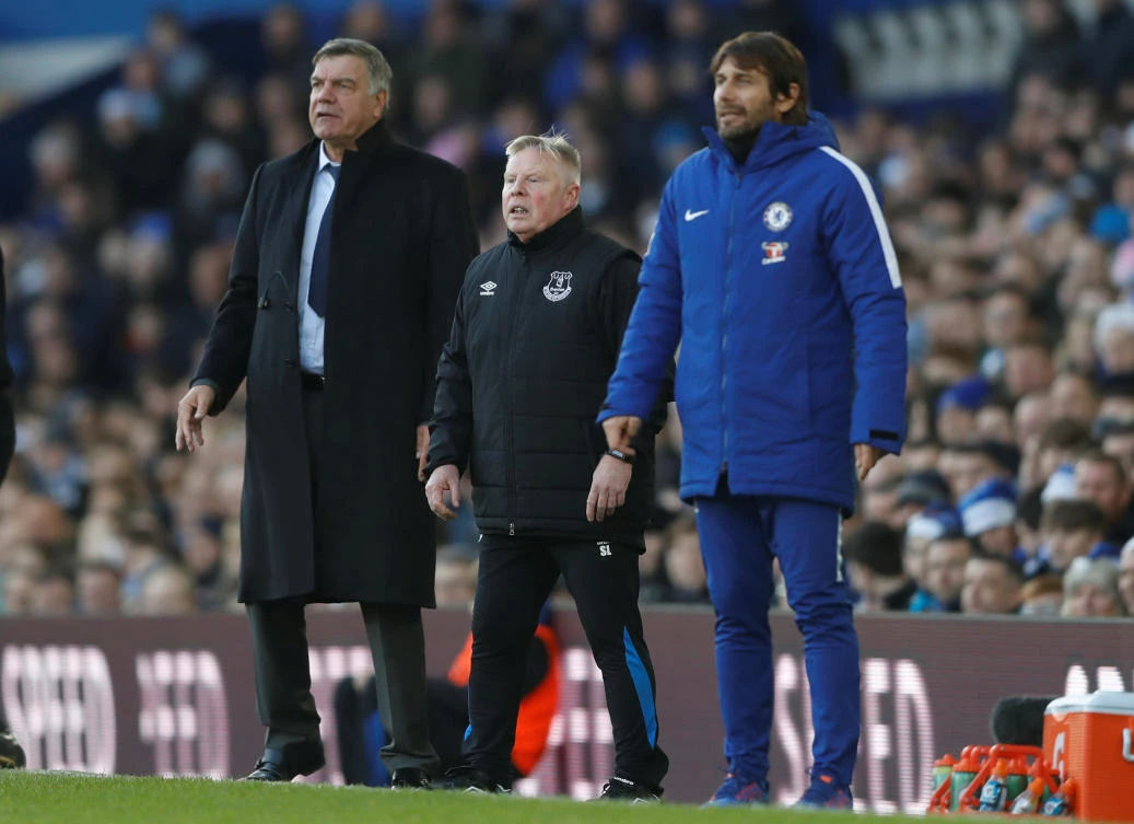 Soccer Football - Premier League - Everton vs Chelsea - Goodison Park, Liverpool, Britain - December 23, 2017 Everton manager Sam Allardyce, Everton assistant manager Sammy Lee and Chelsea manager Antonio Conte Action Images via Reuters/Carl Recine EDITORIAL USE ONLY. No use with unauthorized audio, video, data, fixture lists, club/league logos or "live" services. Online in-match use limited to 75 images, no video emulation. No use in betting, games or single club/league/player publications. Please contact your account representative for further details.