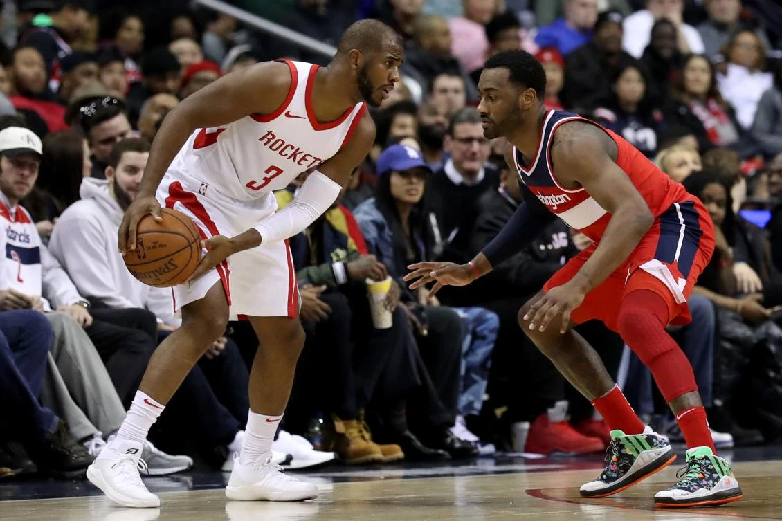 Chris Paul, left, returned after missing three games with a thigh strain but was not enough to fire up the Houston Rockets. (AFP)