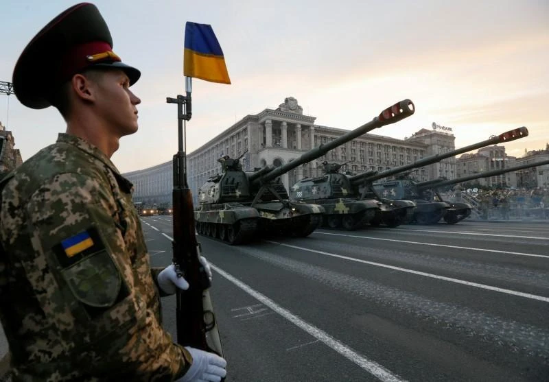 Man with explosives takes 11 hostages in Ukraine