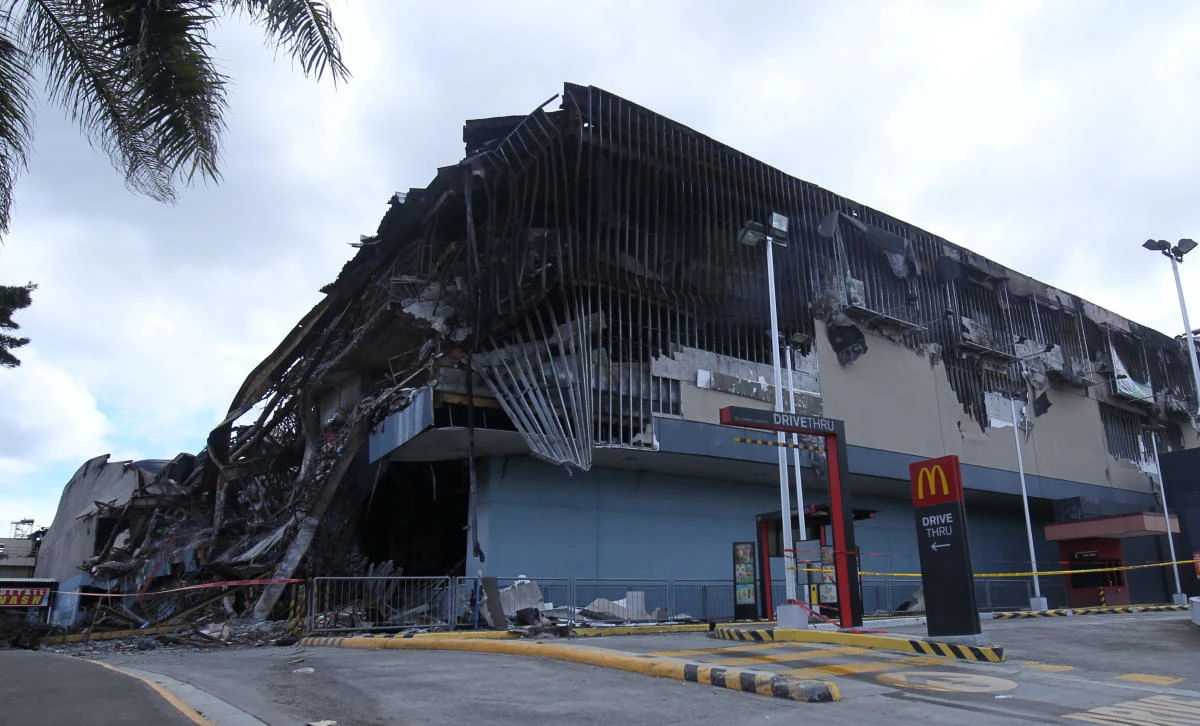 Philippines prohibits US firm call center from expanding after deadly fire