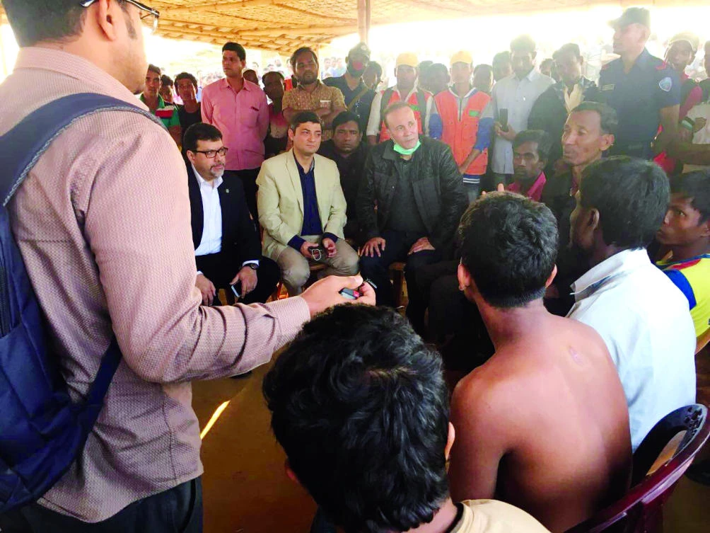 OIC-IPHRC officials talk with Rohingya refugees and other stakeholders to get first-hand information on the situation faced by the Rohingya in Myanmar.