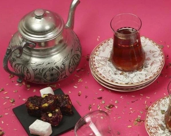 Throwing a dinner party? Wow guests with these expert hospitality tips