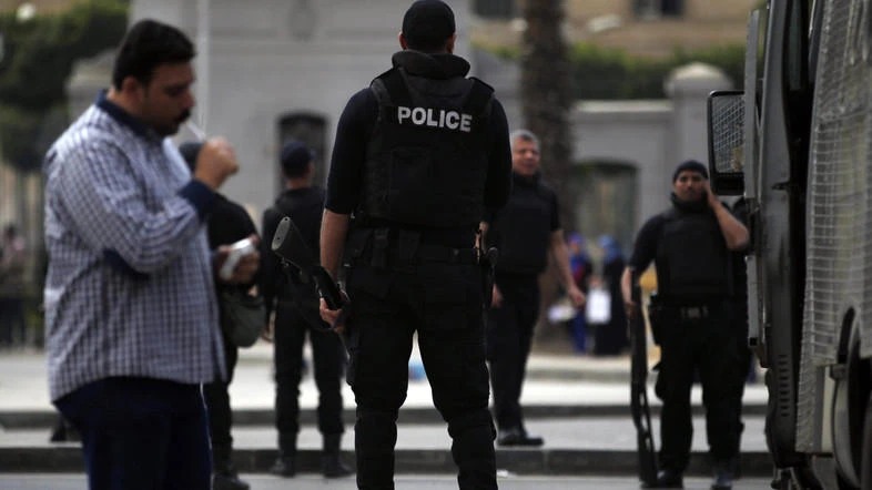 Egypt’s official news agency says dozens of protesters have attacked a Cairo police station over reports that a detainee died in custody. (File photo: Reuters)