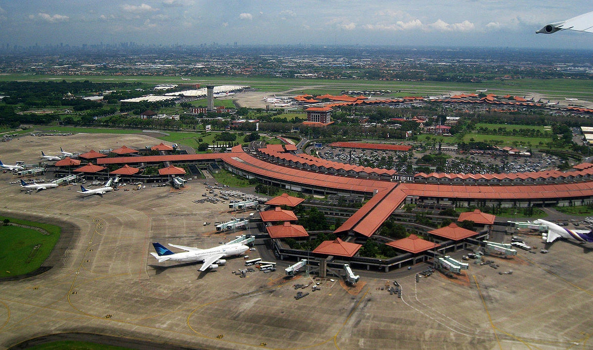 A woman was held at Soekarno-Hatta airport in Jakarta as a suspect after a new-born baby was found dead in one of the toilets of the plane she travelled on. (Commons Wikimedia / Gunawan Kartapranata)