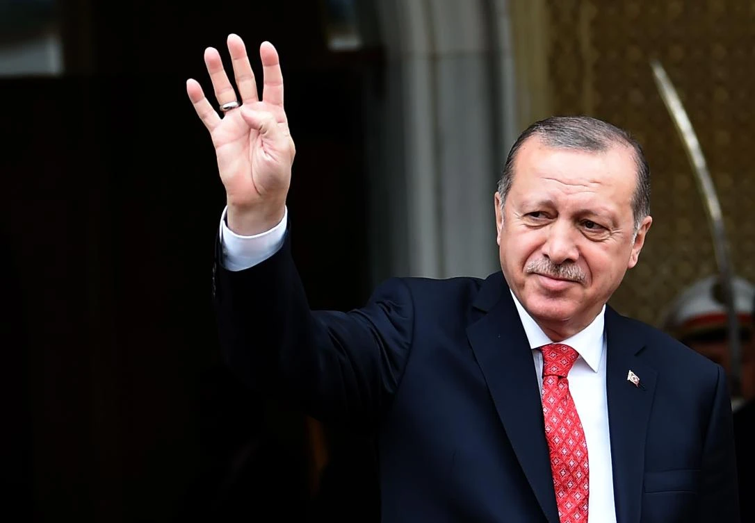 Greek court temporarily freezes asylum to Turkish soldier