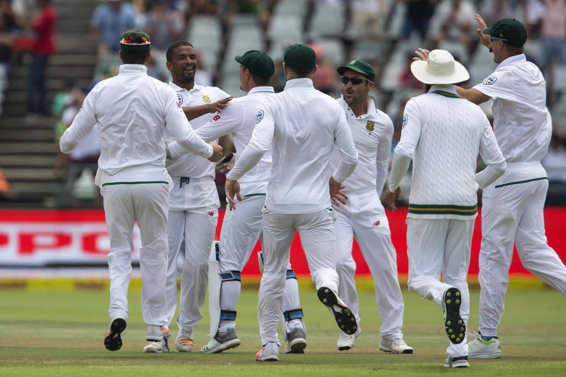 South African bowler Vernon Philander celebrates the wicket of Murali Vijay on the fourth day of the first test between South Africa and India at Newlands Stadium (AP Photo)