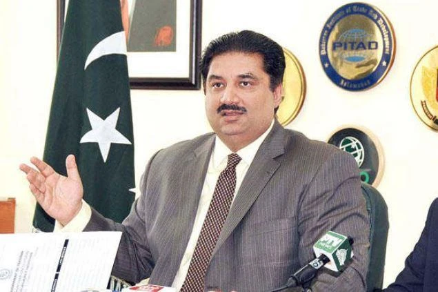 Pakistan’s Defense Minister Khurram Dastgir Khan (AFP)