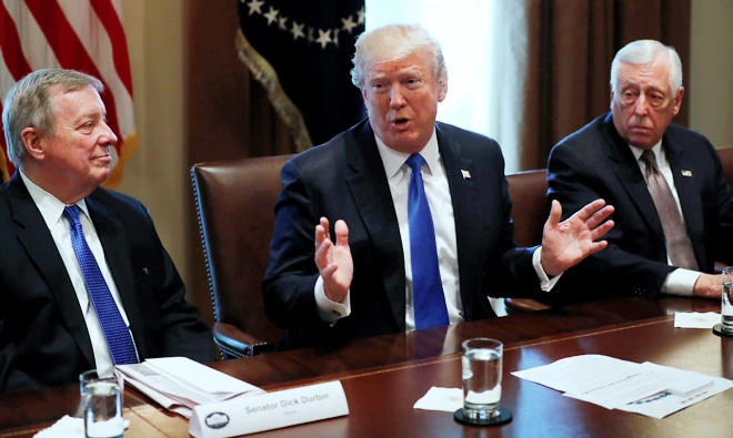US lawmakers seek deal on immigration, border security