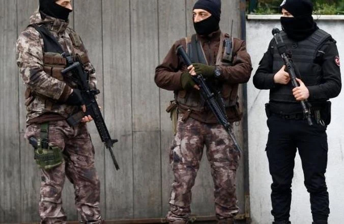 Turkish police special forces detained 10 suspected Daesh militants, including an alleged leader. (REUTERS)