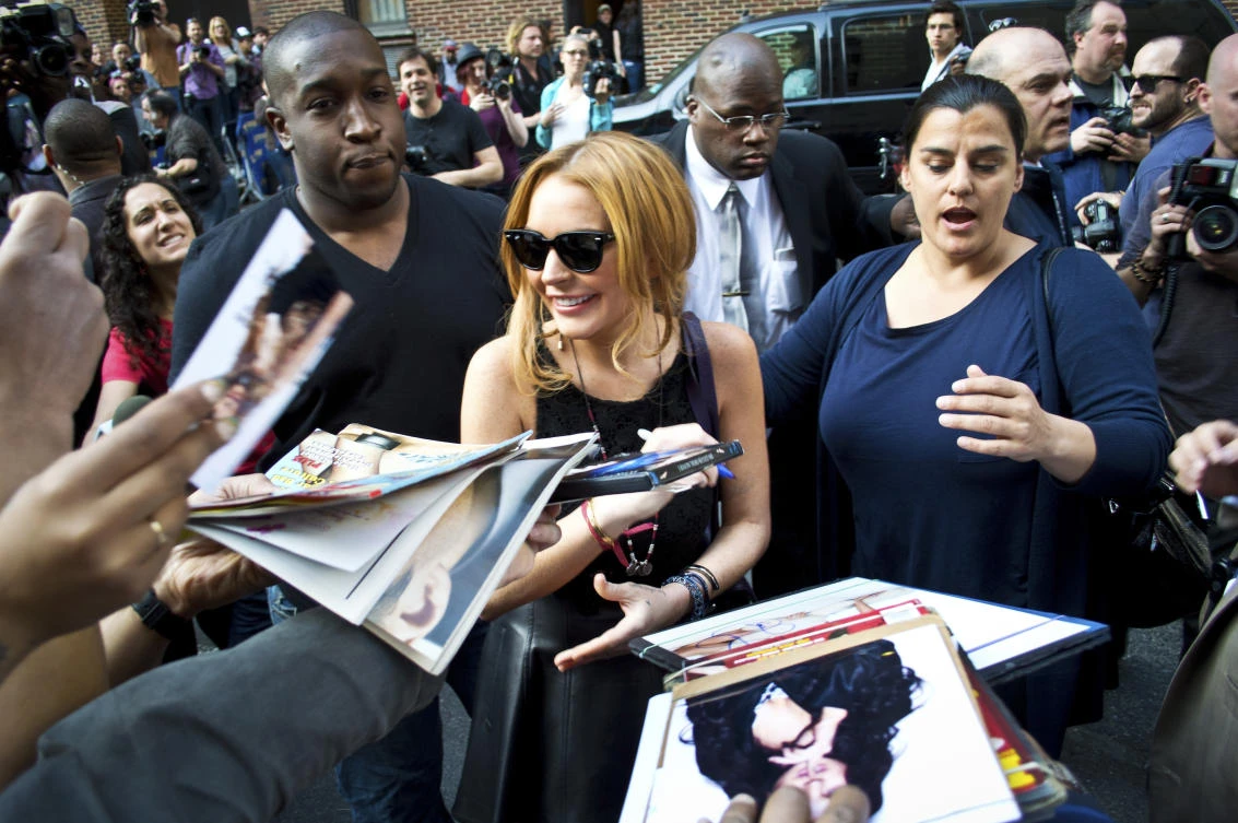 Lindsay Lohan greets fans (Shutterstock)