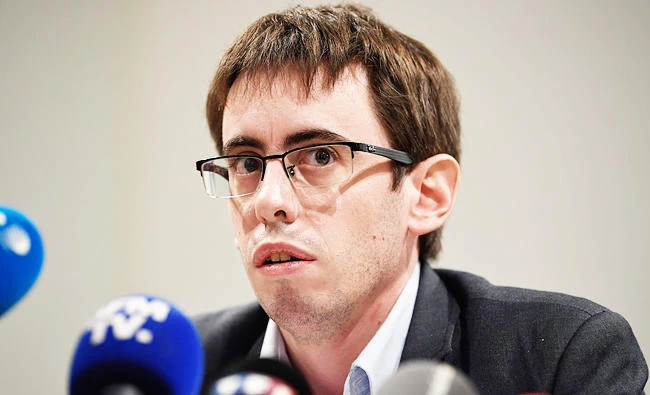 French families plan to sue retailers over baby milk recall