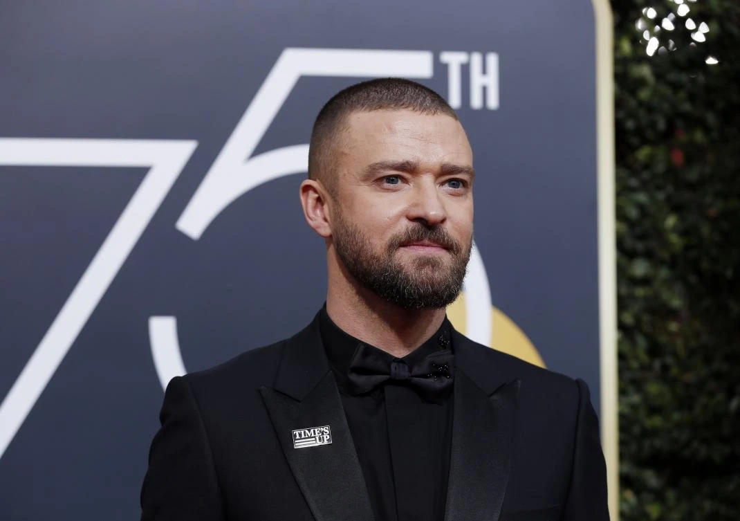 Timberlake previews album in forest-like space, bugs and all