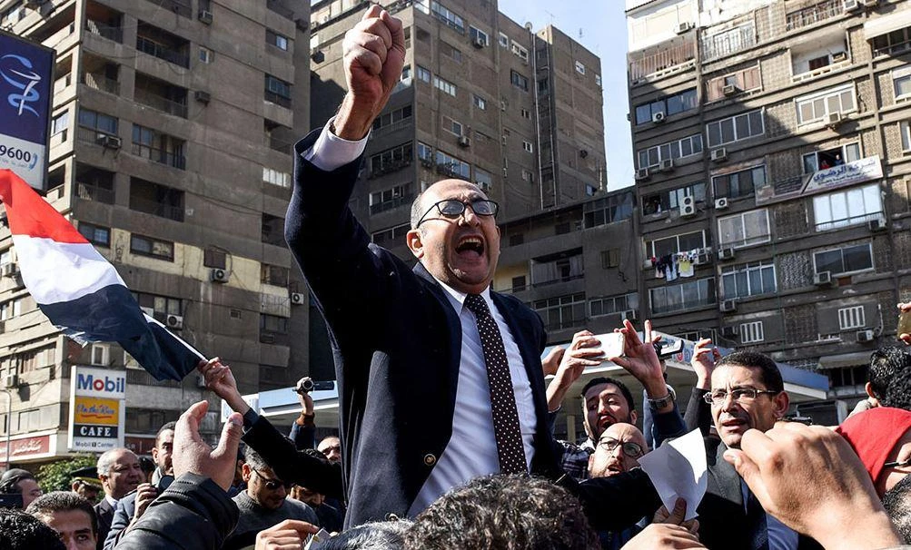 Egypt presidential hopeful says bureaucrats blocking his bid