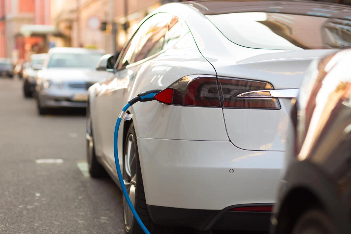 A convoy of some 10 electric cars began a nine-day road trip on Thursday from Abu Dhabi to Muscat. (Shutterstock)