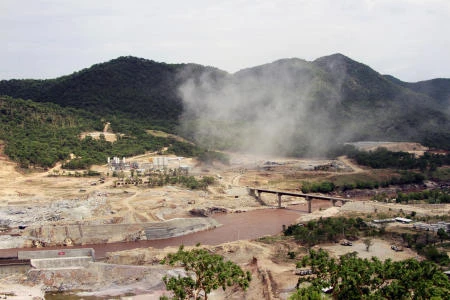 Egypt’s president on Thursday expressed his “extreme concern” to Ethiopia’s visiting prime minister over the lack of progress in talks over a Nile dam. (AP)