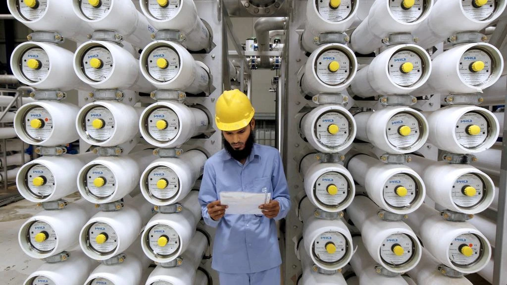 Saudi Arabia to build 9 desalination plants on Red Sea