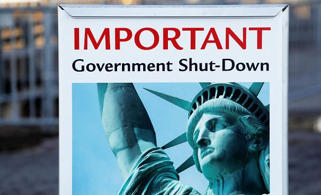 New York vows to reopen Statue of Liberty, at its own cost