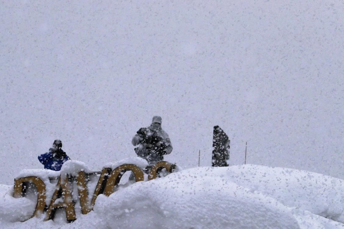 Heavy snow has made Davos 2018 a challenge for delegates. (AP)