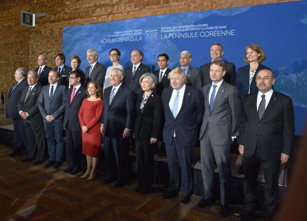 Foreign Ministers from twenty countries from North and South America, Asia, and Europe pose for a family photo at the Vancouver Foreign Ministers Meeting on Security and Stability on the Korean Peninsula, in Vancouver, British Columbia, Canada on January 16, 2018. (AFP)