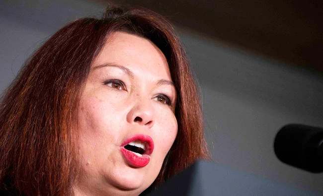 US senator pregnant, set to be first to give birth during term