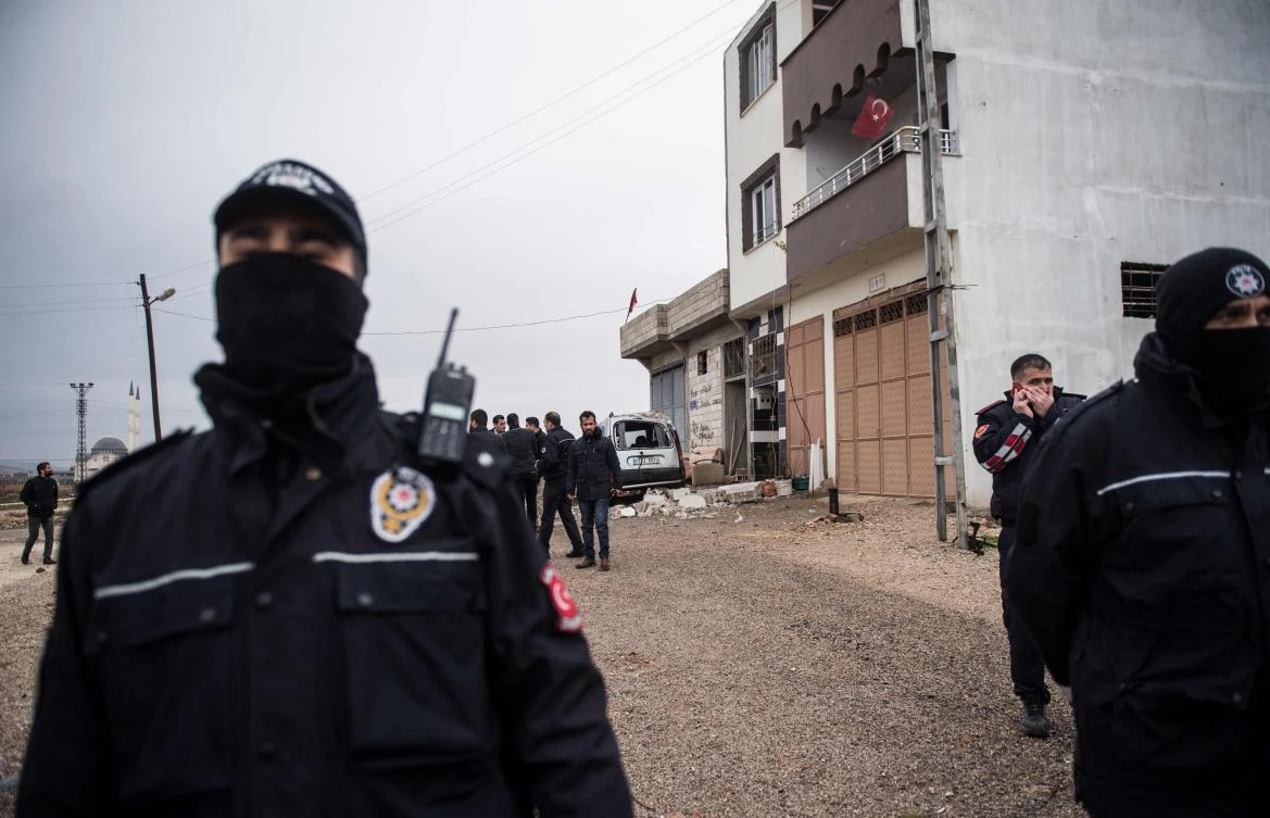 Turkish border town hit by rockets, 13 wounded — governor