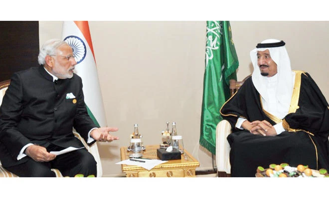 King Salman and Indian Prime Minister Narendra Modi holding talks in Riyadh during the Indian premier's visit in April 2016. (File photo)