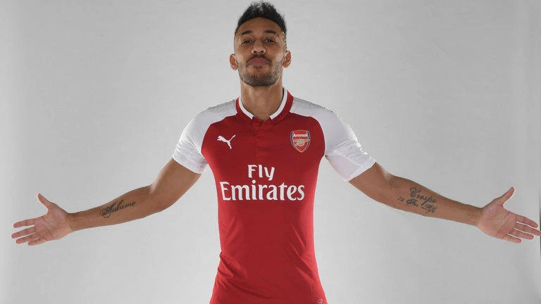 Having sealed his move to Arsenal, striker Pierre-Emerick Aubameyang has apologized to Borussia Dortmund fans. (Sky Sports)