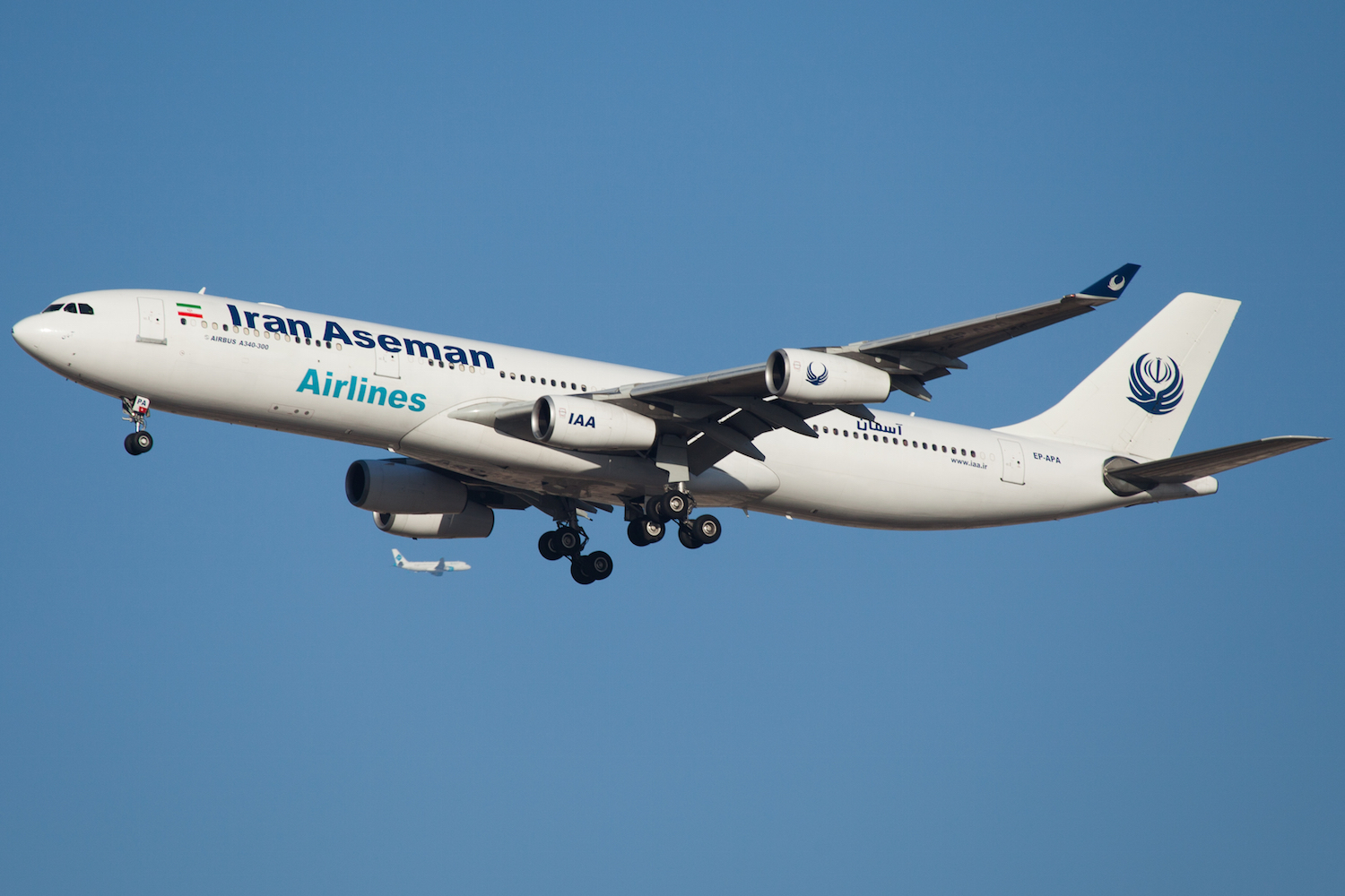 Deep Dead Blue Arab News | 66 dead, no survivors in South Iran plane crash