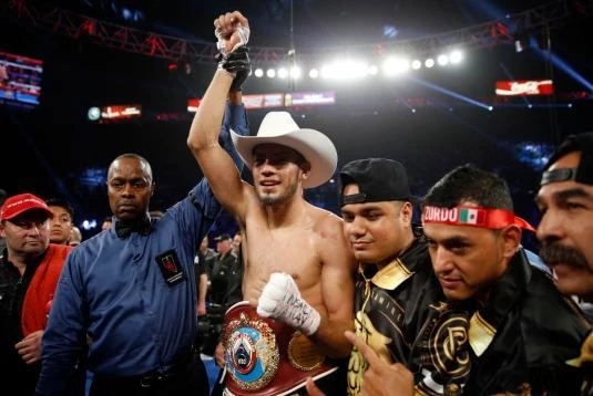 Gilberto Ramirez dominates Habib Ahmed with sixth round stoppage