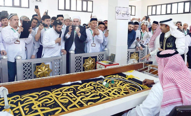Holy sites impress guests from former Soviet republics