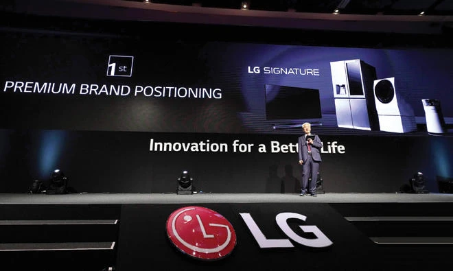 LG MEA President Kevin Cha speaks at the InnoFest 2018.
