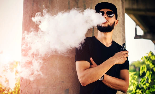 Vaping may boost pneumonia risk: study