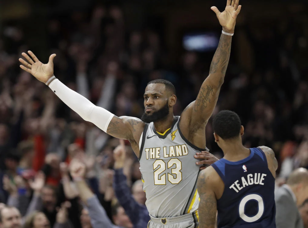 Lebron James buzzer-beater lifts Cavaliers against Timberwolves