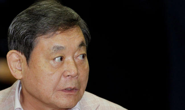 Samsung Electronics’ ailing chairman, Lee Kun-hee, has remained hospitalized in Seoul’s Samsung Medical Center following a heart attack in 2014 and is difficult to communicate with having shown little sign of recovery. (Reuters)
