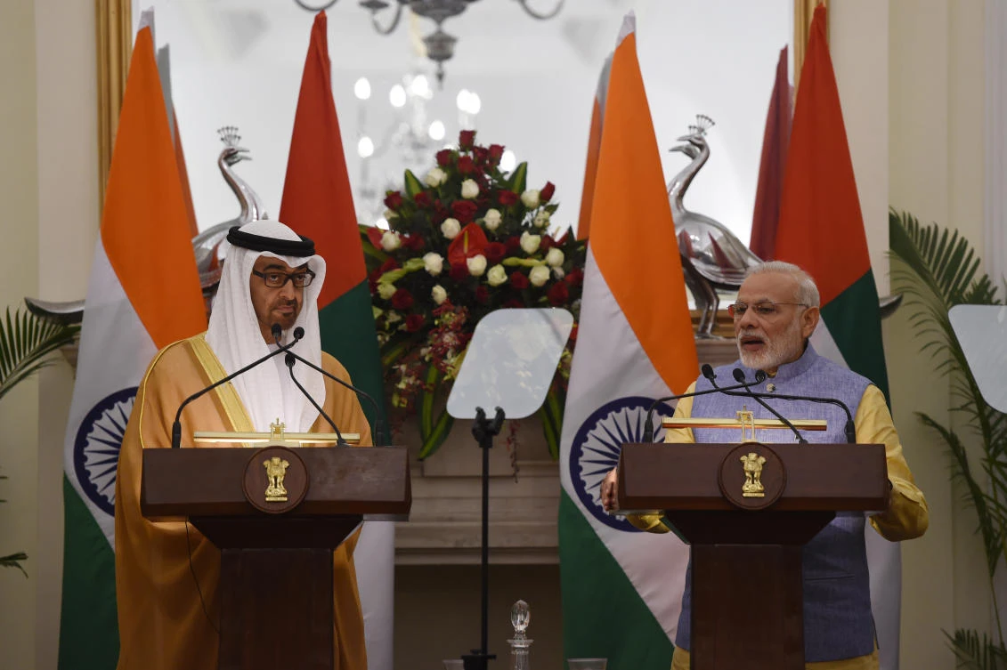 The Crown Prince of Abu Dhabi General Sheikh Mohammed Bin Zayed Al Nahyan (L) and Indian Prime Minister Narendra Modi speak during a press conference following a meeting in New Delhi on January 25, 2017. (AFP)