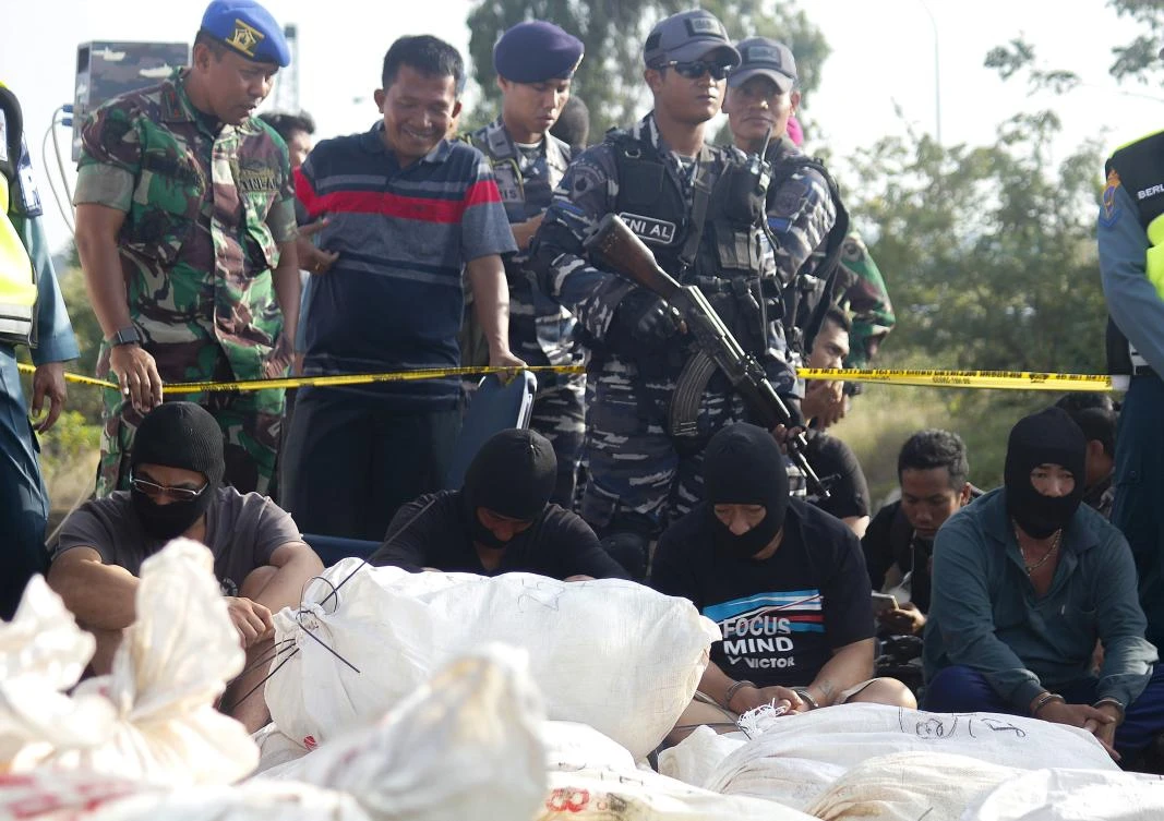Indonesian navy seizes ton of crystal meth