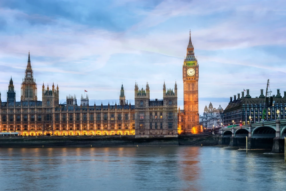 'Suspicious package' found in UK parliament contained white powder: London police
