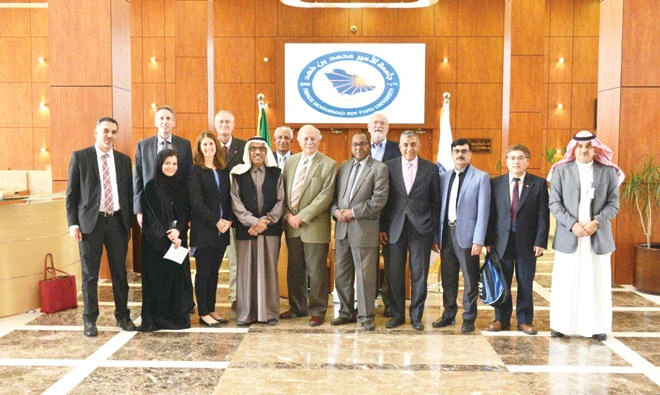 The Texan visitors discussed ways to strengthen the curricula at
Prince Mohammad bin Fahd University.