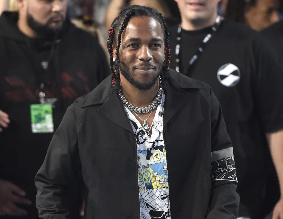 Kendrick Lamar performs solo set ahead of NBA All-Star game