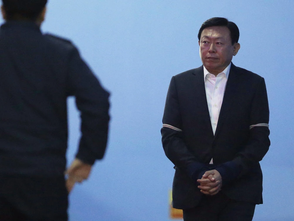 Shin Dong-bin, a son of the Lotte founder, leaves the Seoul Central District Court. The Asian retail and chewing gum giant, said on Wednesday its holding company board accepted the resignation of its co-CEO Shin, who has been convicted of bribery and embezzlement. (AP)