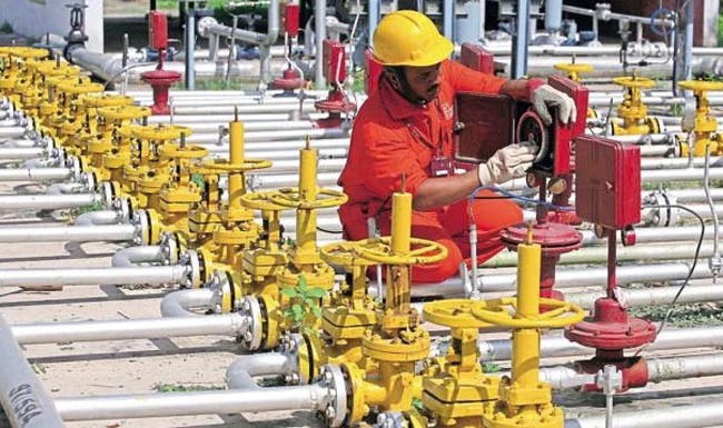 India has sought reasonable oil prices from Saudi Arabia that will make crude economical to Indian state-owned refineries without hurting the ‘interest’ of the kingdom. (Reuters)