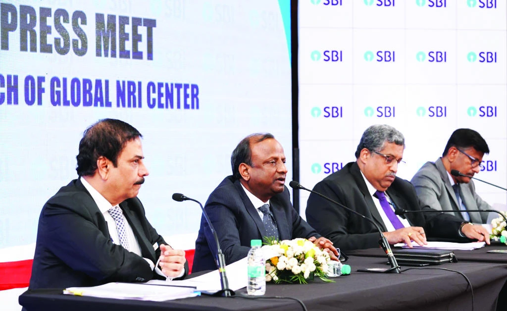 Rajnish Kumar, chairman of SBI, announced the launch of the Global NRI Center in Kochi,
in the presence of S. Venkataraman, CGM — Kerala Circle — SBI, Ranjan Mishra, CGM — PBBU, SBI, and
Sujith Kumar Varma, CGM — international banking, SBI.