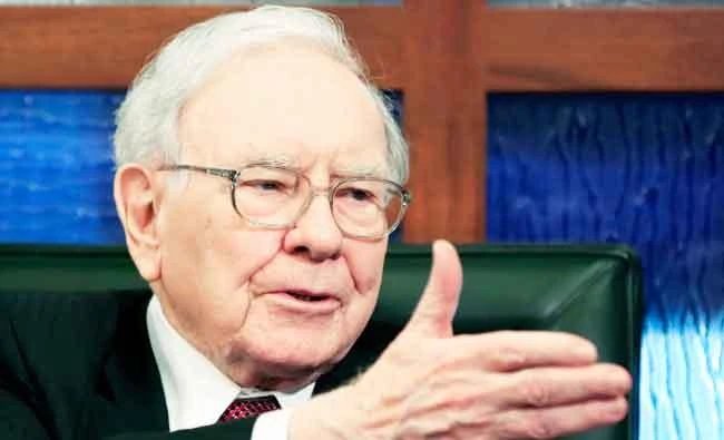 Warren Buffett is stepping down from Kraft Heinz board