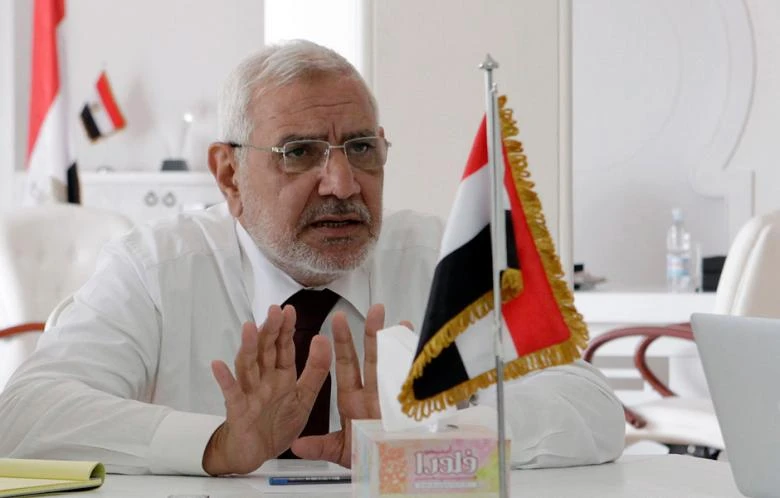 Abdel Moneim Abul Fotouh, presidential candidate and former member of the leaderboard of the Muslim Brotherhood, talks to journalists during a press round table in Cairo 8 April 2012. (Reuters)