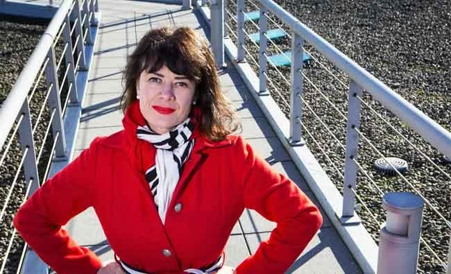 Woman sues Delta, says she was groped on flight