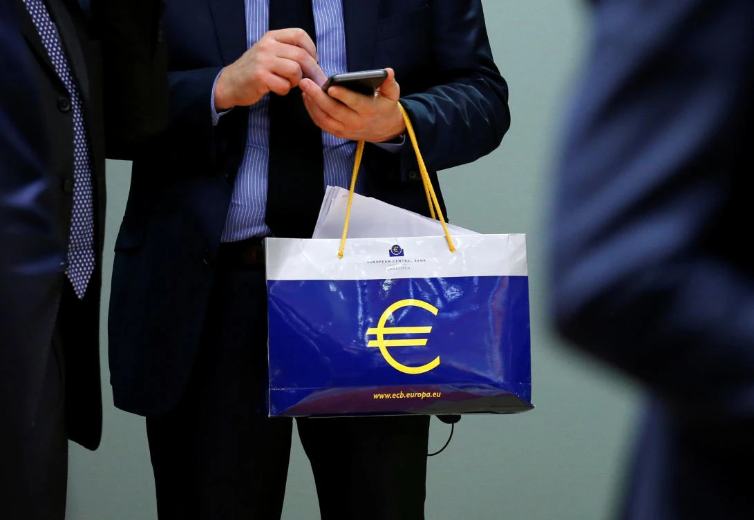 Euro zone inflation falls again despite decade-high growth