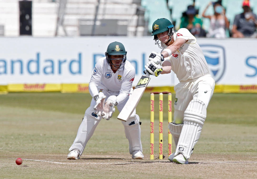 Steve Smith falls amid South Africa fightback but Australia take commanding 402-run lead